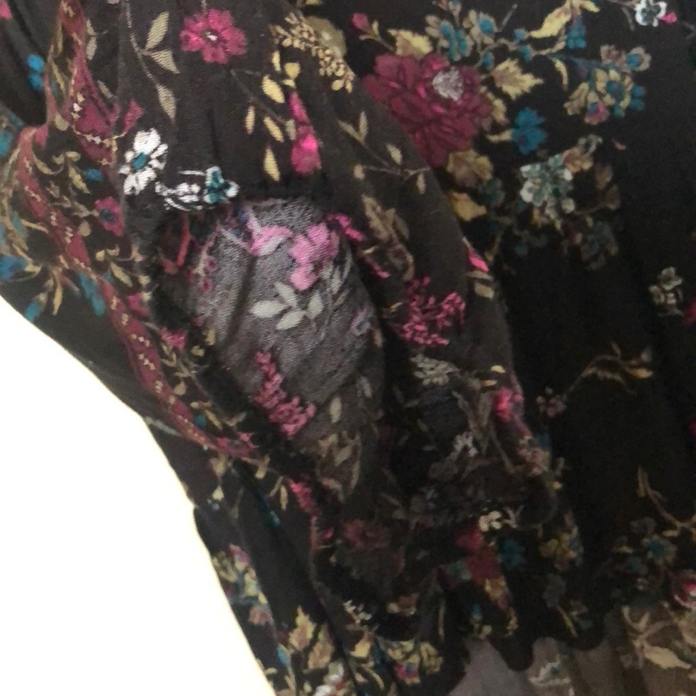 Francesca’s Dark Floral Long Sleeve - Picture 5 of 5
